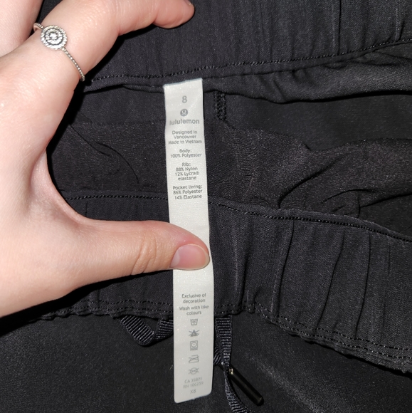 Lululemon joggers size 8 EUC - Picture 3 of 5